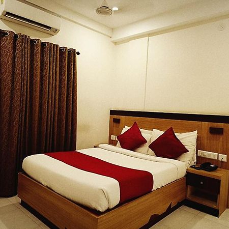Prayana Hotels Kochi Екстериор снимка