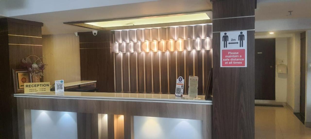 Prayana Hotels Kochi Екстериор снимка