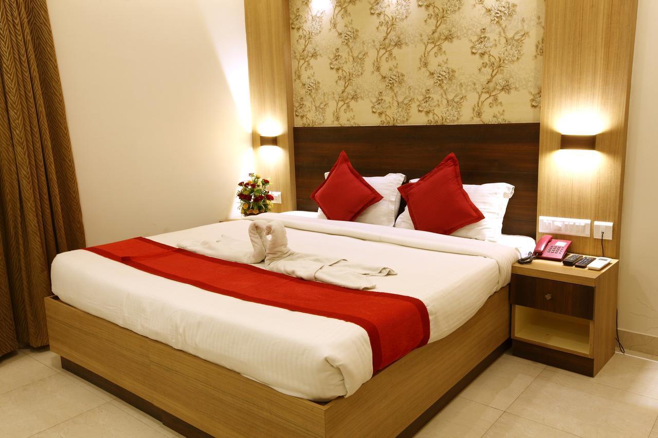 Prayana Hotels Kochi Екстериор снимка