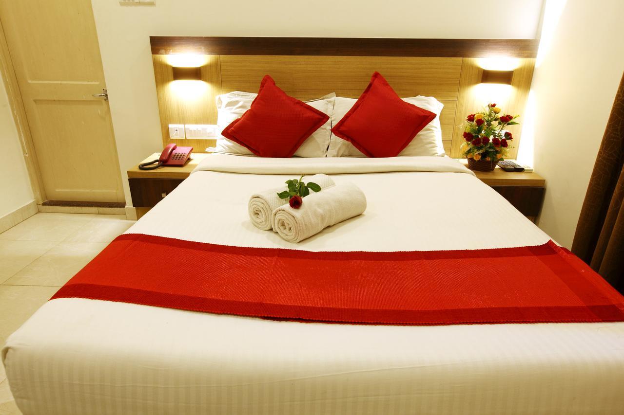 Prayana Hotels Kochi Екстериор снимка