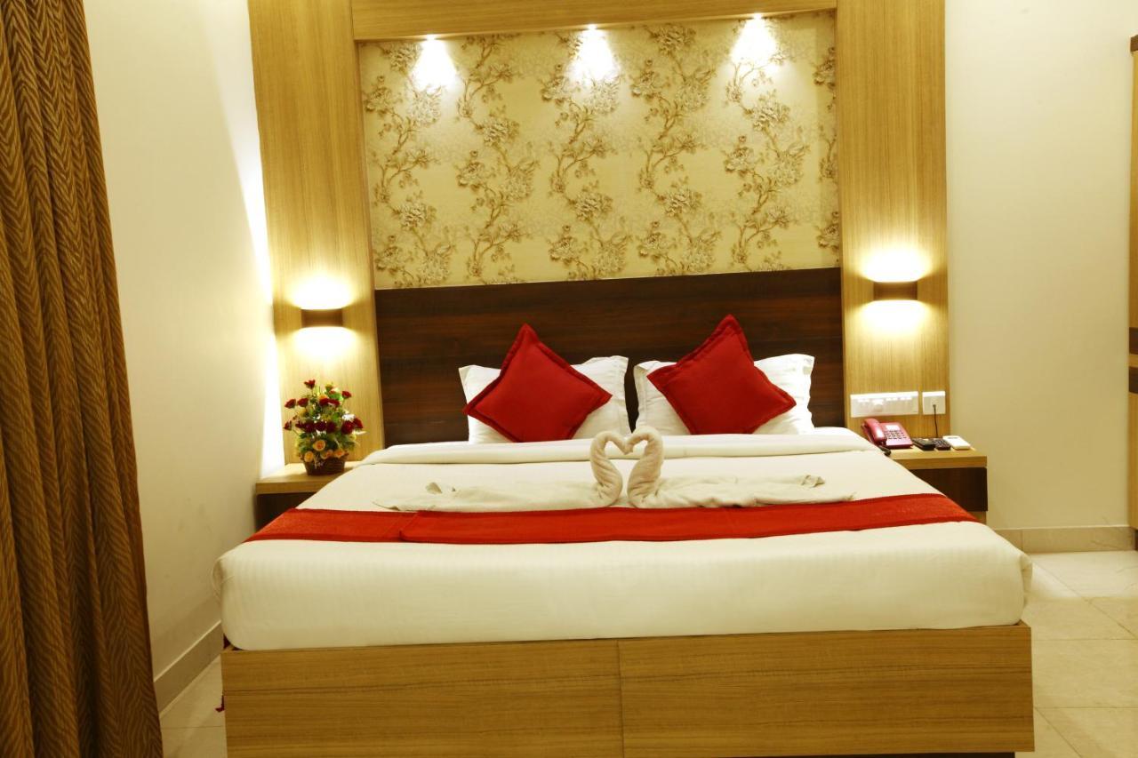 Prayana Hotels Kochi Екстериор снимка