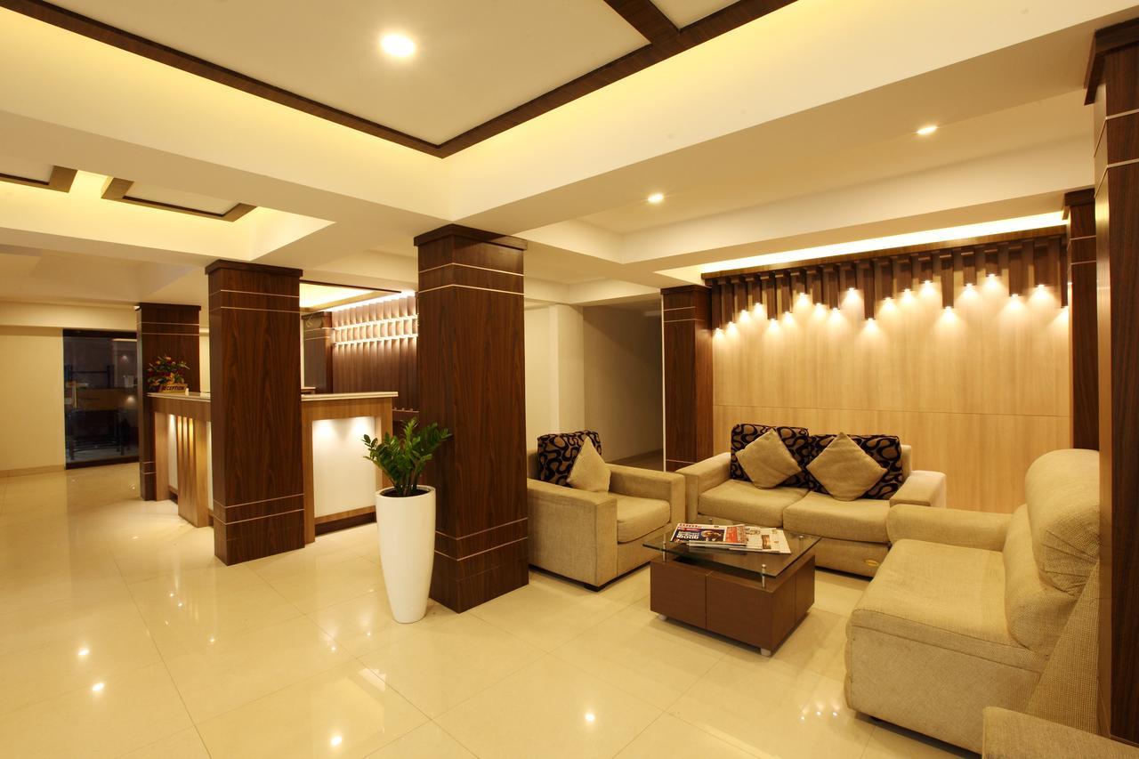 Prayana Hotels Kochi Екстериор снимка