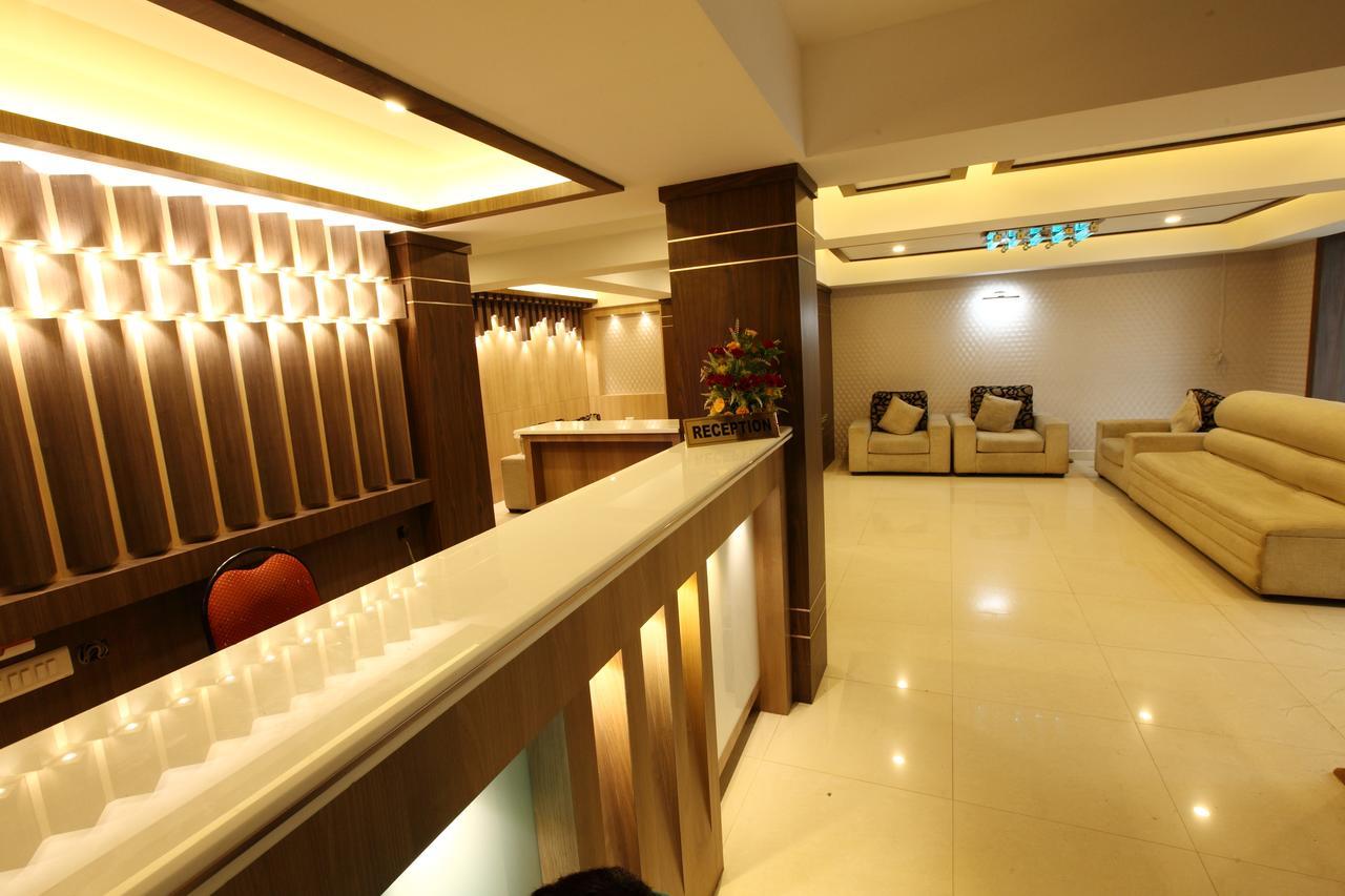 Prayana Hotels Kochi Екстериор снимка